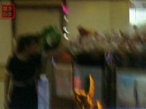 商场里面灶火生