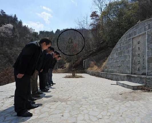 这是红军墓的400女红军阴魂显灵吗？