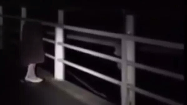 朋友发给我的灵异照片，说是90年代在在广州拍到的，吓死人了