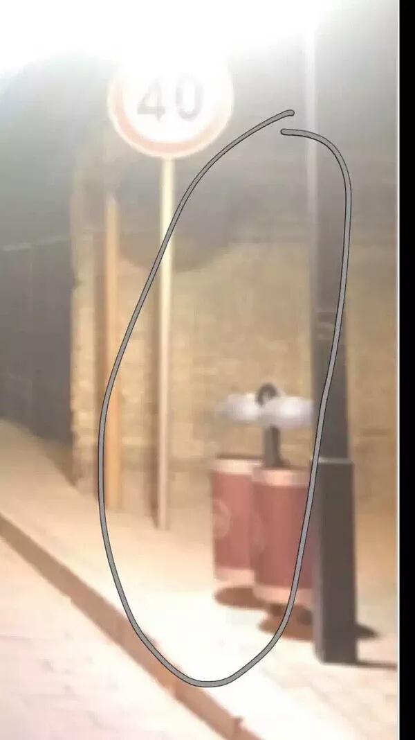 前几天和小伙伴绕西安城墙夜跑拍到的灵异照片