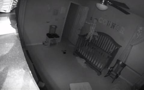 夫妻为宝宝房间装摄像头 意外拍下宝宝诡异举动灵异视频