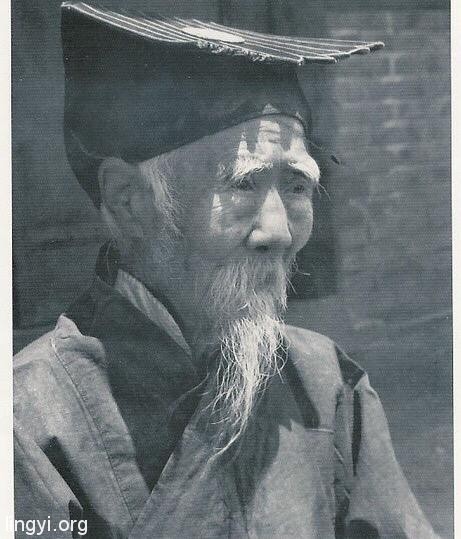 因为不听老道士的劝阻,酿成大祸! 因为不听老道士的劝阻,酿成大祸!