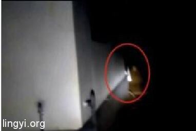 灵异实录，徘徊在屋里的恐怖女人