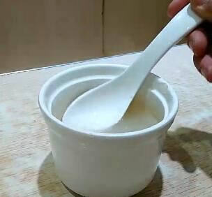 一个人吃饭汤杯子自己移动绝对真实没作假
