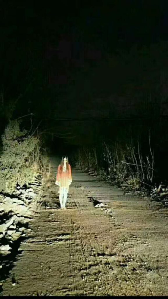 乡间小路的女鬼