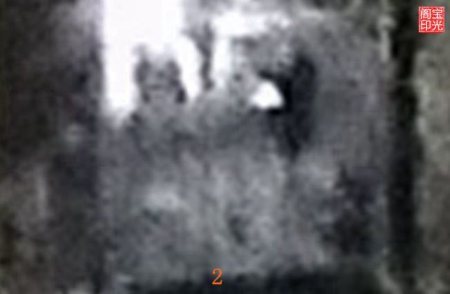 灵异照片:住宅楼旁众神显