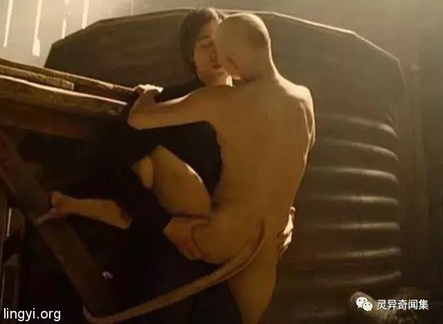 她压著我硬上!农民被女外星人强暴 一撑就是40分钟 还留下了后代! 她压著我硬上!农民被女外星人强暴 一撑就是40分钟 还留下了后代!