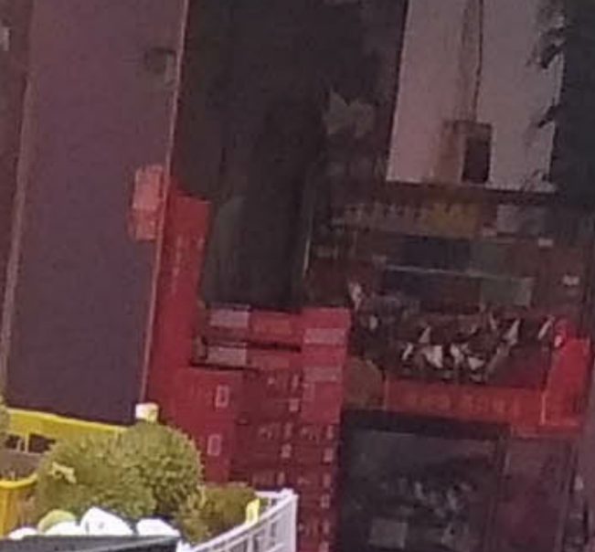 朋友圈发的灵异照片，无意间拍到的