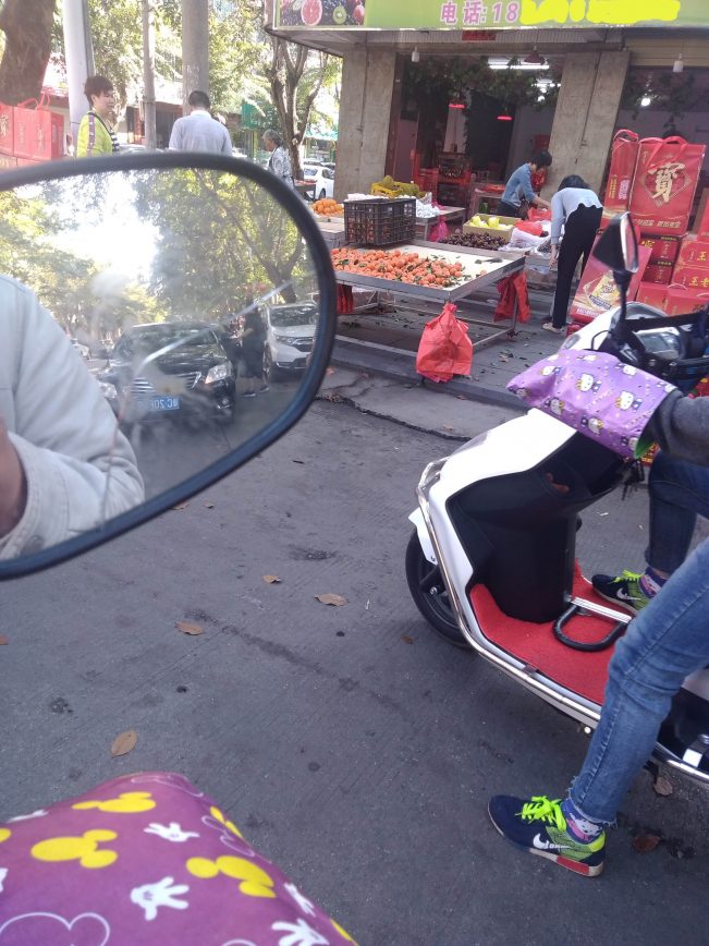 朋友圈发的灵异照片，无意间拍到的