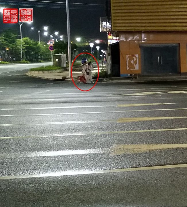 这两位女子是谁？