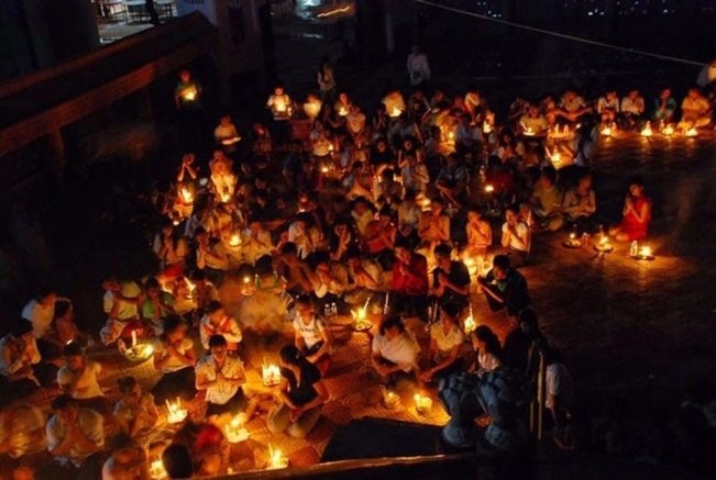 把先人骸骨挖出来?!亚洲其他国家怎样过“鬼节”…