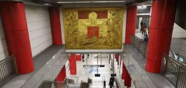 乘客跳下站台后失踪,十号线无头尸事件,细数地铁里发生的灵异事件!