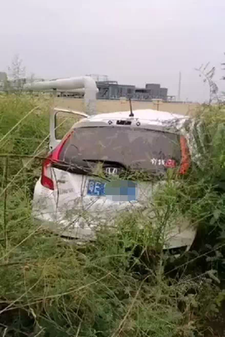 广东男子飙车死亡,前一天朋友圈召唤“黑白无常”……