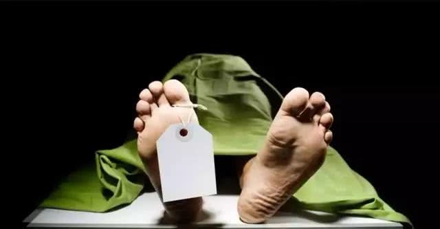 现实版人肉铺，女头缝在男人身上......