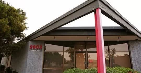 现实版人肉铺，女头缝在男人身上......