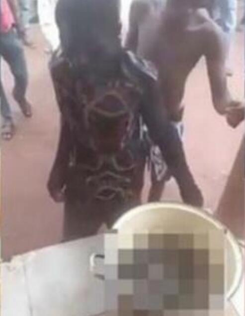 少女惨遭分尸煮成人肉汤,不知情民众全喝下肚!