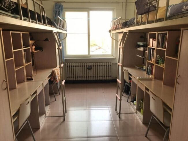 我和朋友们玩了四角游戏……