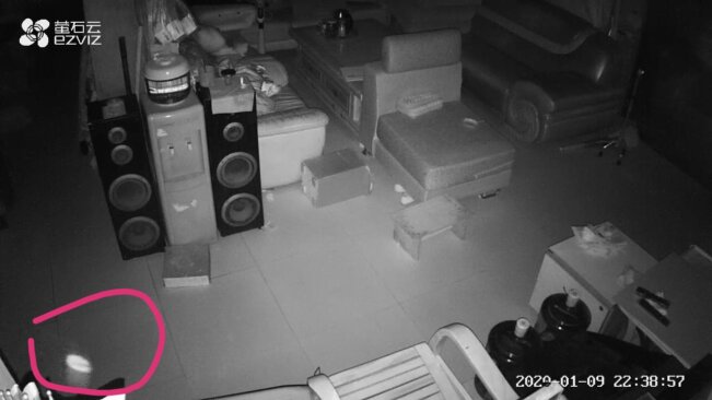 监控里出现漂游的光点是什么？