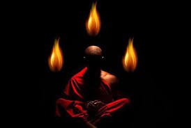 人肩膀上的两盏灯