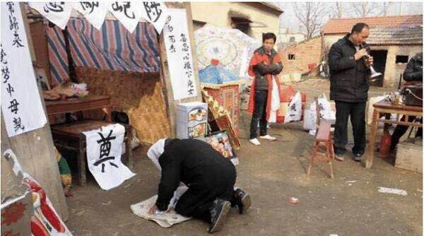 邻居被去世的人上身——记初中经历的一件事