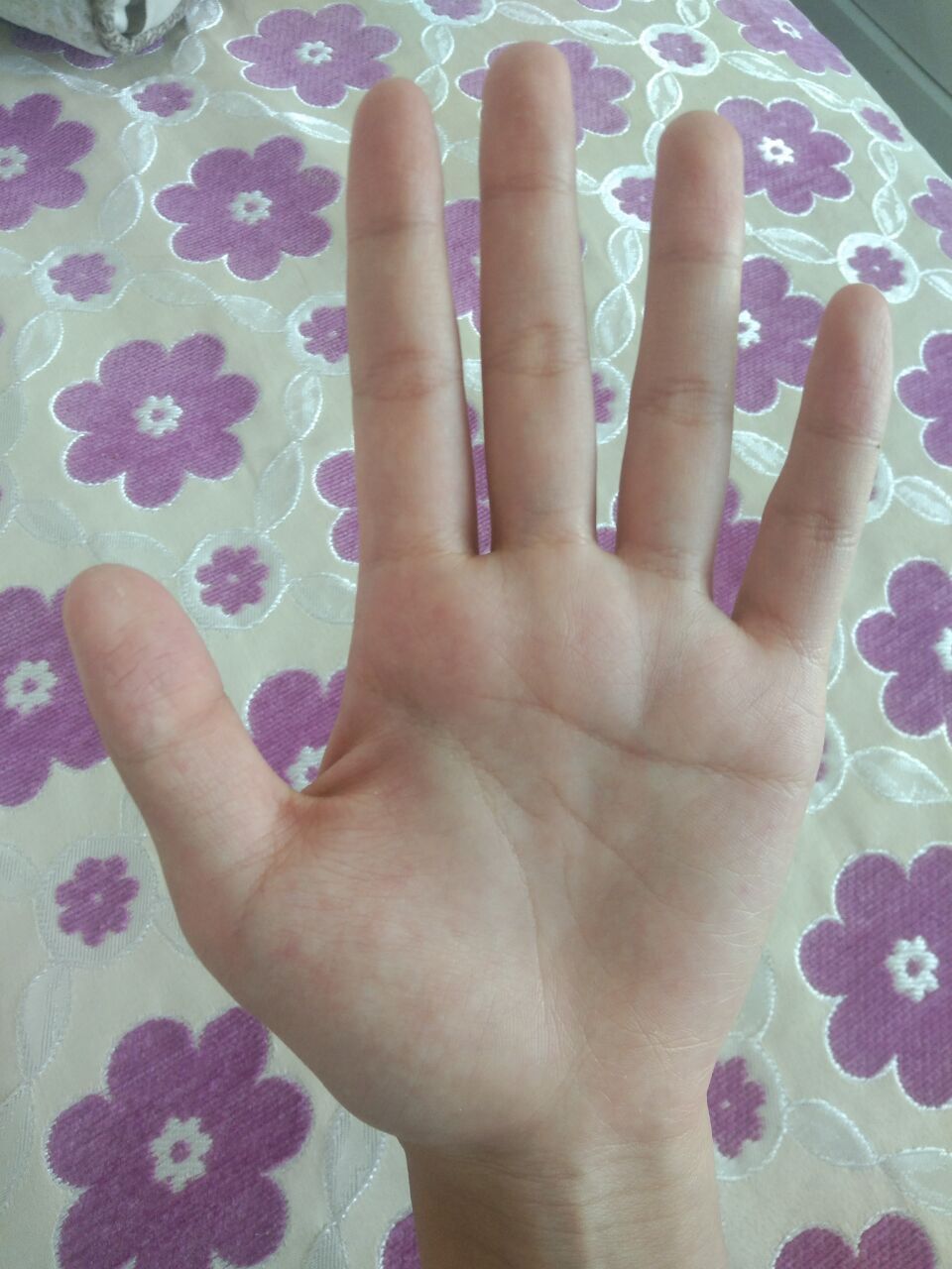 请大神看下手相