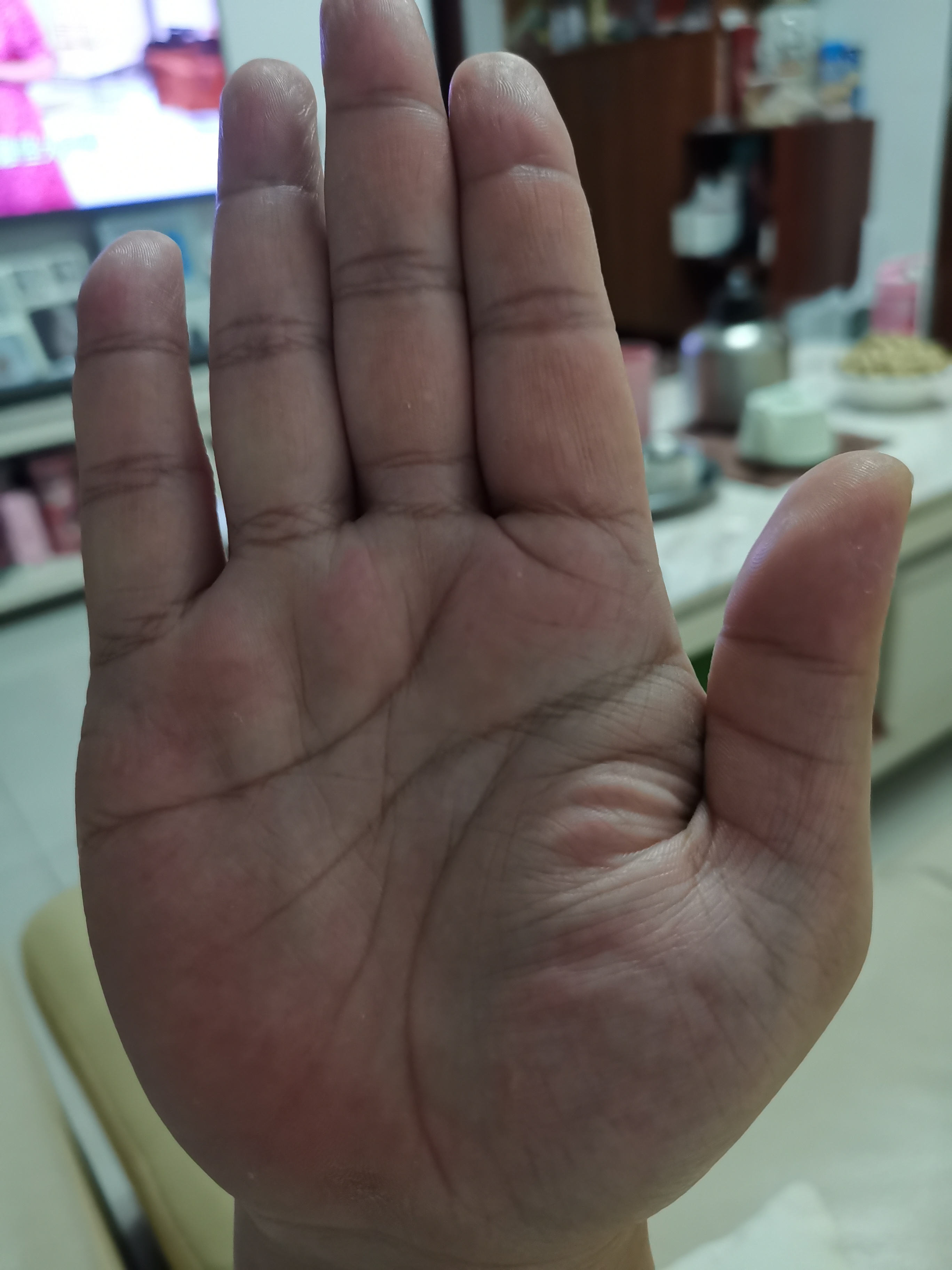 求大师看个手相，主看婚姻