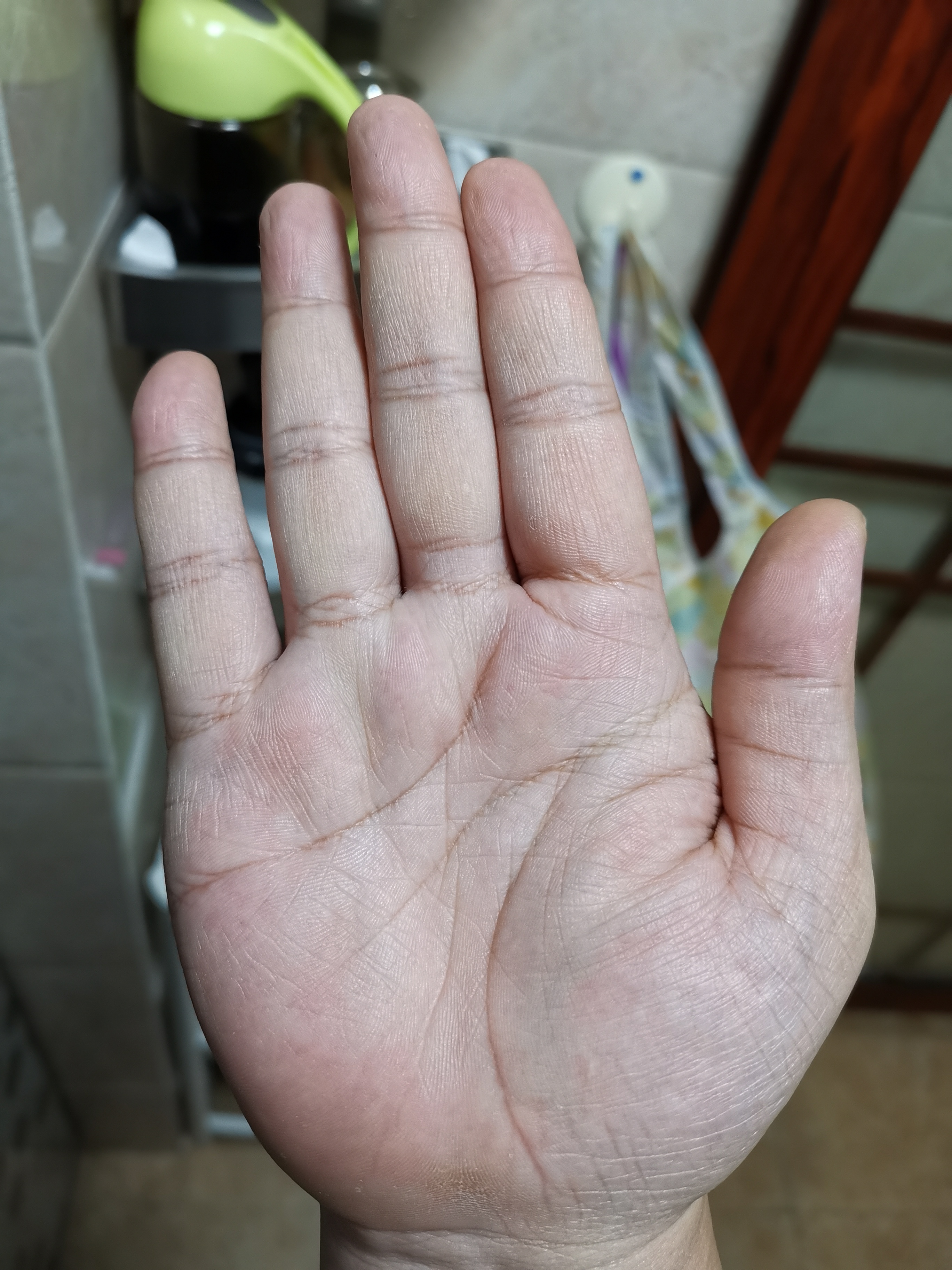 求大师看个手相，主看婚姻