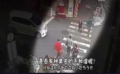 多重影像,街上出现了两个一模一样的人