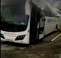 夫妻开心出游合照回家后看照片竟让人脊背发凉