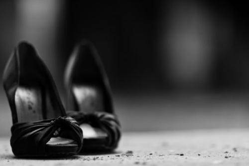 校园里出现的诡异高跟鞋