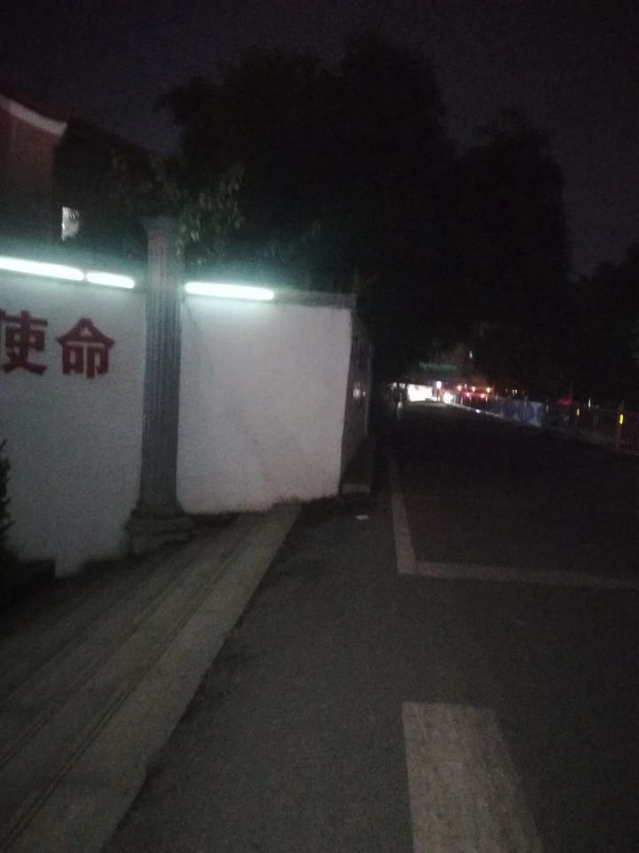 玉带河附近的土地神