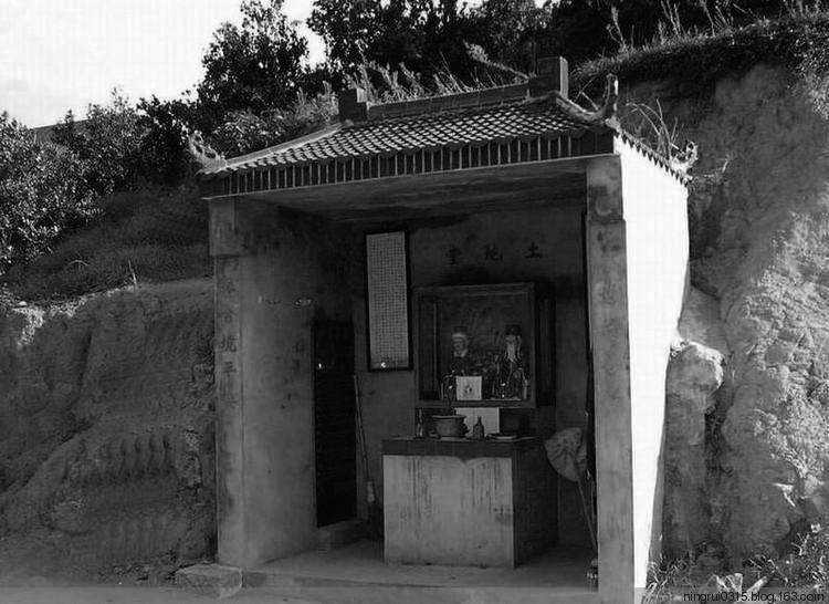 玉带河附近的土地神