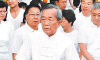泰国白龙王灵异事:13岁开天眼 预言谢霆锋车祸