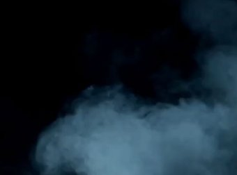 灵异视频:夜路开车拍摄到女鬼