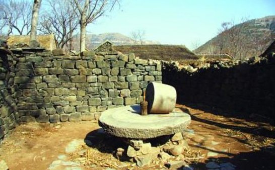 山东村庄斜庄村时间变快 进来容易出来难