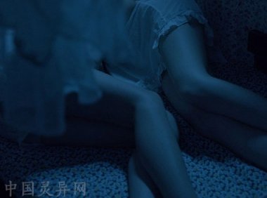 高中女生寝室的哭声