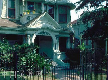 上海火葬场上修起来的别墅……