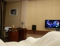 宾馆的床半夜自己会动,洗手间的水龙头自己打开了……