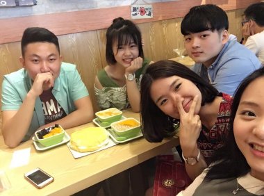 我朋友拍照出现奇怪现象