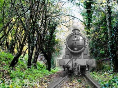 火车——经过火车道时仿佛进去了另一个时空