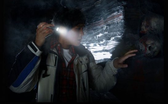 盗墓盗到一件寿衣以后,诡异的事情发生了……