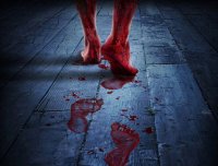 穿拖鞋的男人的脚——这些事算灵异经历吗?