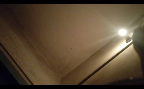 洗澡时手机自己连拍,绝对真实,附上灵异照片