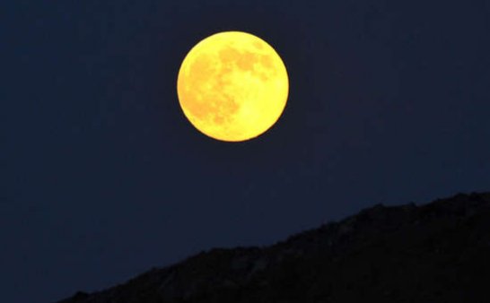 奇怪的月亮和狐仙