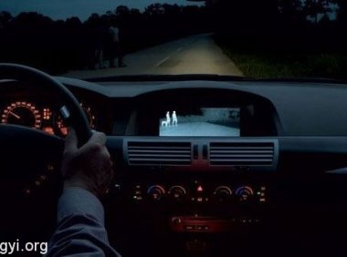 开夜车睡觉时梦到恐怖的鬼