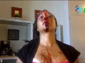 撞鬼了，女子莫名其妙的撞头