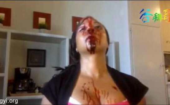 撞鬼了，女子莫名其妙的撞头