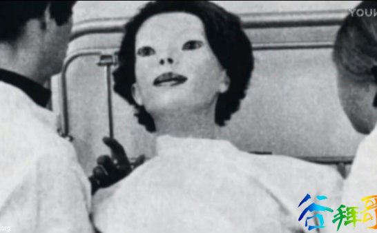 网传12张恐怖照片,竟然有摇头人