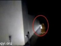 灵异实录,徘徊在屋里的恐怖女人