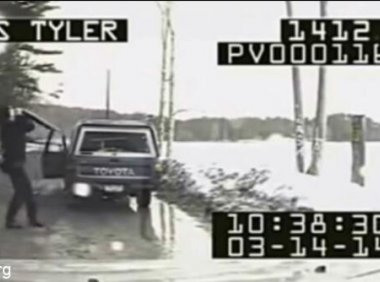 警察临检时遭不明生物攻击,这到底是什么怪物?